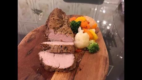 Muschiuleț de porc la cuptor rețeta lui Chef Scărlătescu Secretele unui gust desăvârșit