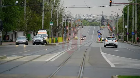 Surprize în lanț pentru șoferii din oraș. O nouă modificare în traficul din Iași Măsura vizează transportul public de călători în cea mai aglomerată intersecție din municipiu