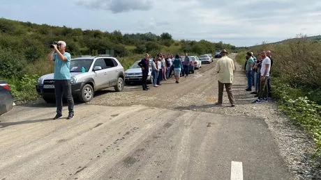 Protest la graniță cu județul Iași. Locuitorii unei comune din Vaslui au cerut refacerea drumului DJ 244 D