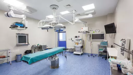 Incident șocant într-o sală de operație O asistentă a fost accidentată în timpul unei intervenții