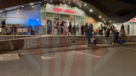 Probleme pentru cursa Wizz Air Eindhoven- Iași. Aeronava s-a învârtit minute bune deasupra aeroportului - Video Galerie Foto