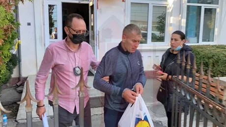 Doi bărbați suspecți că transportă bunuri furate au fost reținuți de oamenii legii din Iași - Exclusiv Galerie Foto Video