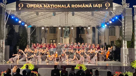 Moment unic la Magia Serii Balada lui Porumbescu la vioara lui Enescu Mii de ieșeni asistă în aer liber la Iași la o mega-reprezentație organizată de Opera Națională Română - FOTO VIDEO LIVE