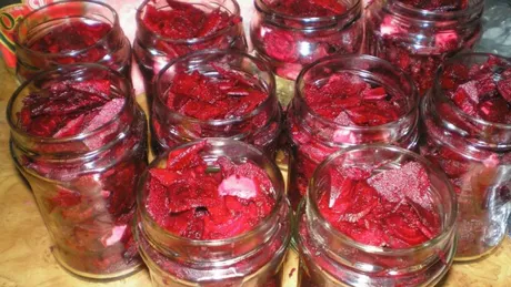 Sfeclă roșie la borcan pentru iarnă rețetă din bucătăria românească