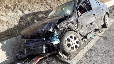 Accident grav în zona Dobrina la ieșirea din municipiul Huși spre Crasna. A fost implicat și un autoturism cu numere de înmatriculare de Iași