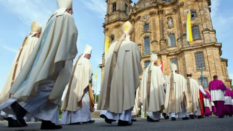 Cifră alarmantă dată publicăriii de anchetatorii independenți Clerul catolic francez a abuzat de sute de mii de persoane din 1950