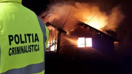 O tânără din Iași și cei doi copii ai săi la un pas să ardă de vii Casa în care se aflau a fost stropită cu benzină și incendiată. Culmea agresorul era chiar iubitul ieșencei
