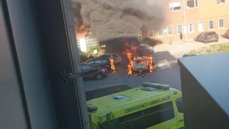 Atentat terorist în Liverpool unde o mașină a explodat în fața unui spital Trei bărbaţi au fost arestaţi - FOTO