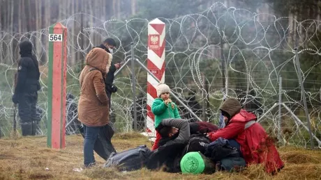 Polonia a mobilizat armata la granița cu Belarus de teama unui conflict armat cu migranții - FOTO VIDEO