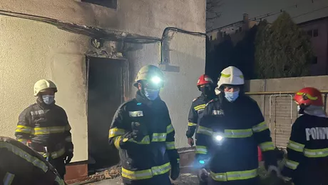 Incendiu puternic la Spitalul de Boli Infecțioase din Ploiești Zeci de pacienţi cu COVID-19 au fost evacuați și alţii doi au murit - FOTO VIDEO