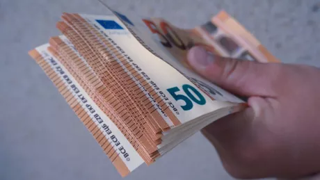 O femeie din Cluj a șantajat un bărbat cu poze compromițătoare pentru suma de 150.000 de euro