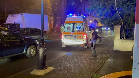 Accident rutier la Râpa Galbenă din Iaşi. Două persoane au fost acroşate de un autoturism - EXCLUSIV FOTO UPDATE VIDEO