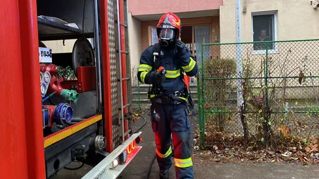 Incendiu la un apartament din municipiul Iași. Pompierii au fost nevoiți să intre pe geam -FOTO VIDEO