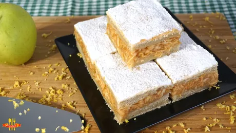 Prăjitură cu mere de post turnată Desertul copilăriei pregătit ca la bunica acasă
