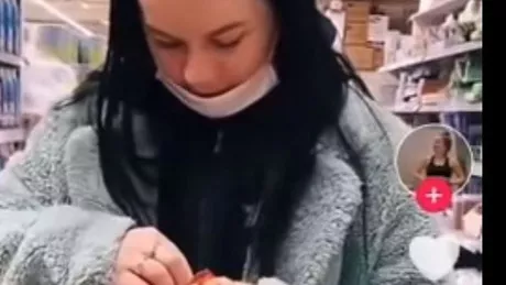 Situație fără precedent O tânără s-a filmat în timp ce găurea prezervative într-un supermarket