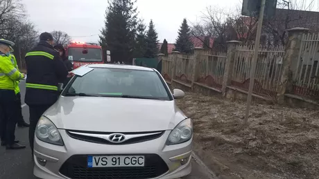 Accident rutier în Bucium. Un Hyundai a spart o țeavă de gaz - EXCLUSIV GALERIE FOTO