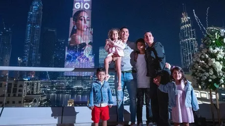 Chipul Georginei Rodriguez proiectat pe Burj Khalifa. Cât a plătit Cristiano Ronaldo pentru cadoul făcut iubitei sale
