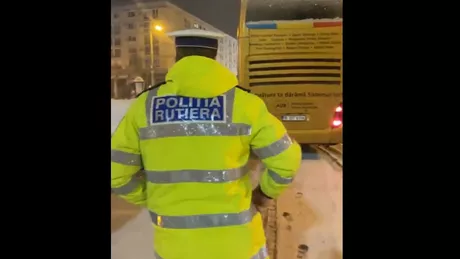 Scandal cu Poliția în Piața Unirii din Iași unde autocarul de la AUR a parcat - FOTO VIDEO