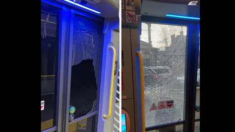 Alte două tramvaie PESA au fost vandalizate în Iaşi. Geamurile unor uşi ale noilor vagoane au fost sparte. Reacția Companiei de Transport Public