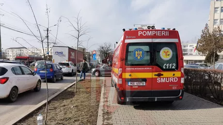 Accident rutier pe Calea Chișinăului. Persoană în stare de inconștiență după ce a căzut de pe trotinetă - EXCLUSIVFOTO