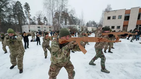 Armata ucraineană recrutează civili de peste 60 de ani