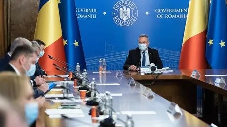 Premierul Nicolae Ciucă discută despre România Educată în timp ce mii de copii stau acasă din cauza frigului