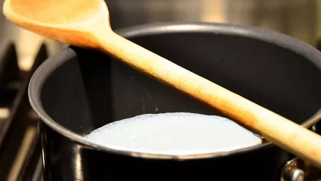Colărezi cu lapte  Cum se prepară vechea rețetă a bunicii care ne-a marcat copilăria
