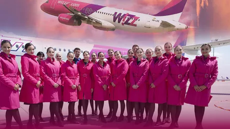 Ce salariu are o stewardesă la Wizz Air. Cât câștigă lunar