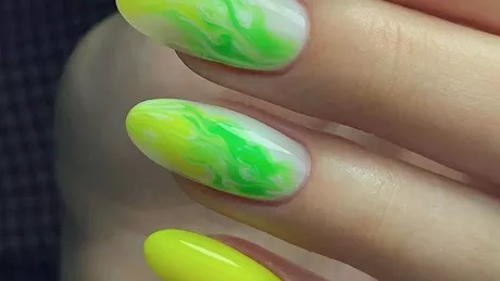 Modele unghii cu gel verde neon O nouă tendință pentru manichiura lungă și scurtă