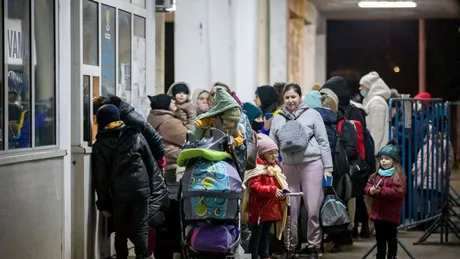 11 refugiaţi ucraineni au fost găzduiți de un român. Aceștia au decis să îi facă un cadou la plecare în semn de recunoștință