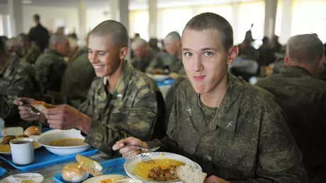 Rusia a ținut să demonstreze că soldații trimiși să lupte în Ucraina sunt hrăniți corespunzător. Ce meniu primesc aceștia