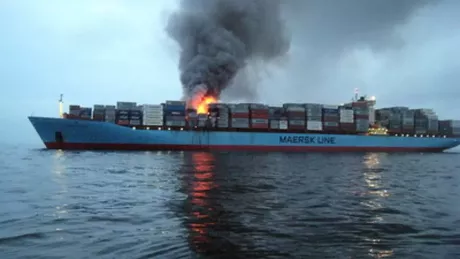 O navă a luat foc în Portul Midia