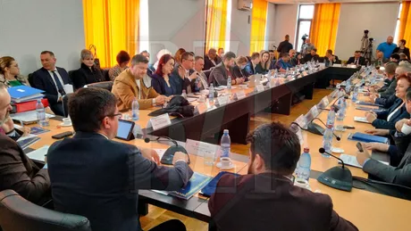 CJ Iași bagă 15.000 euro pe un forum transfrontalier Șefii raioanelor din Basarabia vin în municipiu