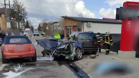 Accident rutier în municipiul Rădăuți. Două autoturisme au fost implicate în coliziune