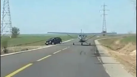 Filmarea care a păcălit pe toată lumea. Un avion a decolat de pe o șosea din Prahova - VIDEO