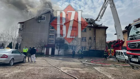 Un bloc din Miroslava a fost cuprins de flăcări - GALERIE FOTO LIVE VIDEO UPDATE