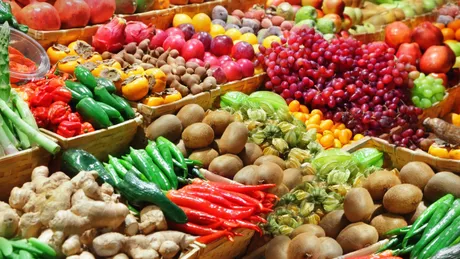 Fermierii nu intră în supermarketuri din cauza incapacității de livrare a legumelor Există soluții în acest sens