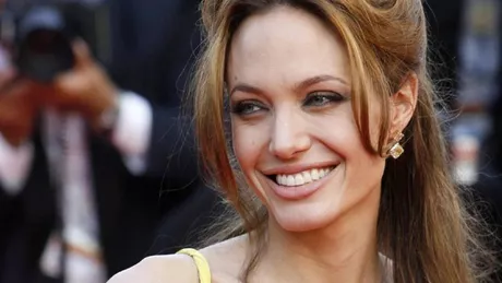 Angelina Jolie vizită în Ucraina în plin război Actrița dusă de urgență într-un buncăr după ce alarmele antiaeriene au început să sune