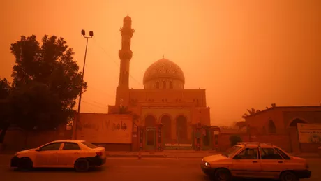 Furtuni de nisip în Bagdad. Mii de irakieni au ajuns la spital cu probleme respiratorii