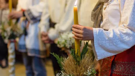 Mesaje scurte pentru nași ce le vor face ziua mai frumoasă Cum să îți alegi părinții spirituali