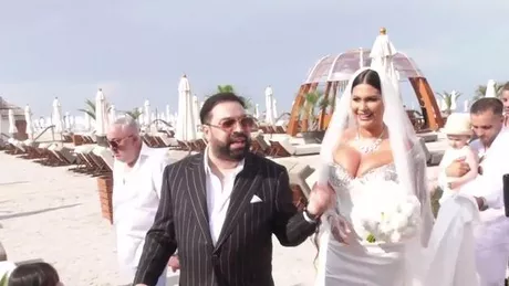 Florin Salam şi Roxana Dobre s-au căsătorit. Cum arată rochia miresei şi câţi bani a scos din buzunar manelistul pentru accesorii - FOTO