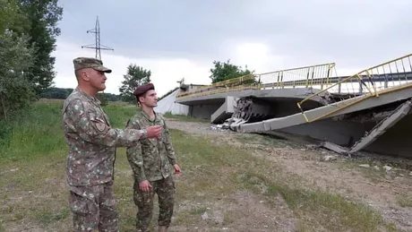 Soluții pentru o trecere provizorie peste râul Siret la podul prăbușit. Militarii de la Brigada 15 Mecanizată Podu Înalt Iași se vor ocupa de proiect - FOTO