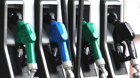 Guvernul amenință benzinarii cu legea speculei dacă cresc nejustificat prețurile la carburanți