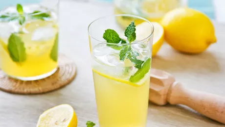 Rețetă de limonadă cu mentă. Cum să pregătești acasă o băutură răcoritoare și delicioasă în sezonul cald