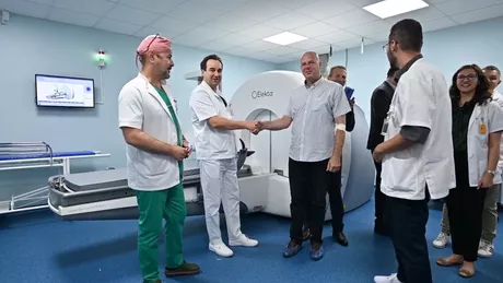 Medicii neurochirurgi din Iași au realizat prima intervenție pe creier fără bisturiu. A fost salvat primul pacient prin procedurile Gamma Knife - FOTO VIDEO