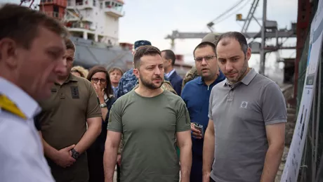 Zelenski a fost vineri în portul Odesa unde 17 nave încărcate cu grâu așteaptă ridicarea blocadei ruse
