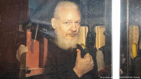 CIA a încălcat legile internaționale când l-a spionat pe Julian Assange. A înregistrat conversaţiile cu avocații sau jurnaliştii