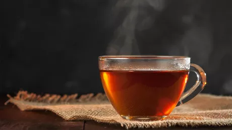 Ceaiul de scorțișoară și dafin te poate ajuta să slăbești Iată care sunt contraindicațiile acestei băuturi