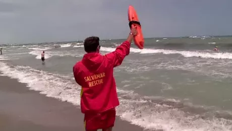 Un copil român a ajuns în apele teritoriale ale Bulgariei după ce a fost lăsat în apă pe o saltea pneumatică