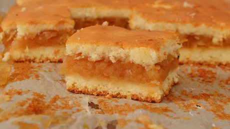 Desert simplu și rapid Rețetă de prăjitură turnată cu mere ca la bunica